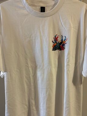 Peacock Print T-Shirt with Colorful Patterns NWOT